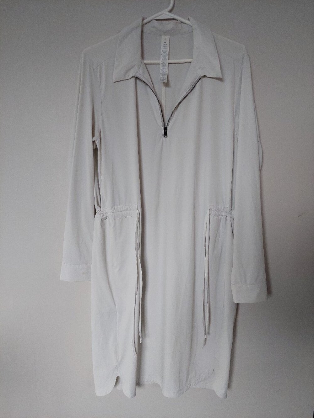 Lululemon Size 8 Athletica Lab Component Dress Half-zip Front Drawstring off-whi